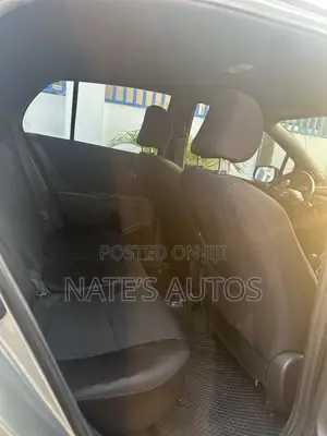 Toyota Yaris Base Hatchback 5dr 2010 Silver