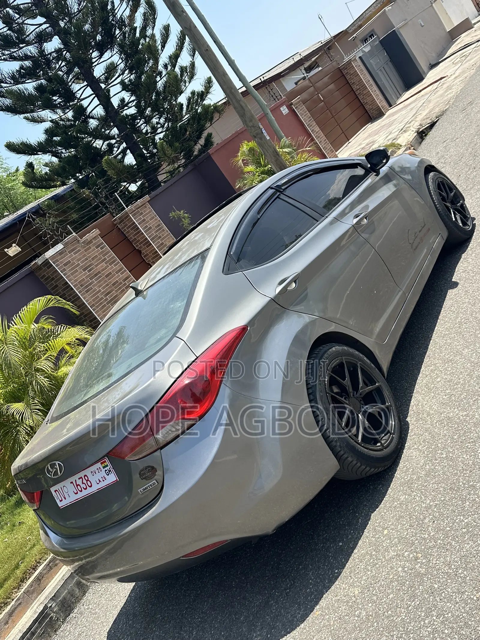 Hyundai Elantra Limited Sedan FWD (1.8L 4cyl 6A) 2013 Gray