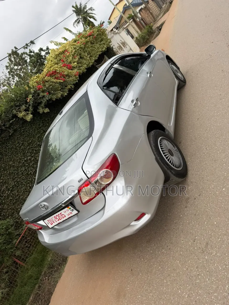 Toyota Corolla LE Special Edition 4dr Sedan (1.8L 4cyl 4A) 2013 Silver