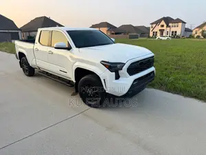 Toyota Tacoma SR5 Double Cab 6.1 ft. SB 2025 White