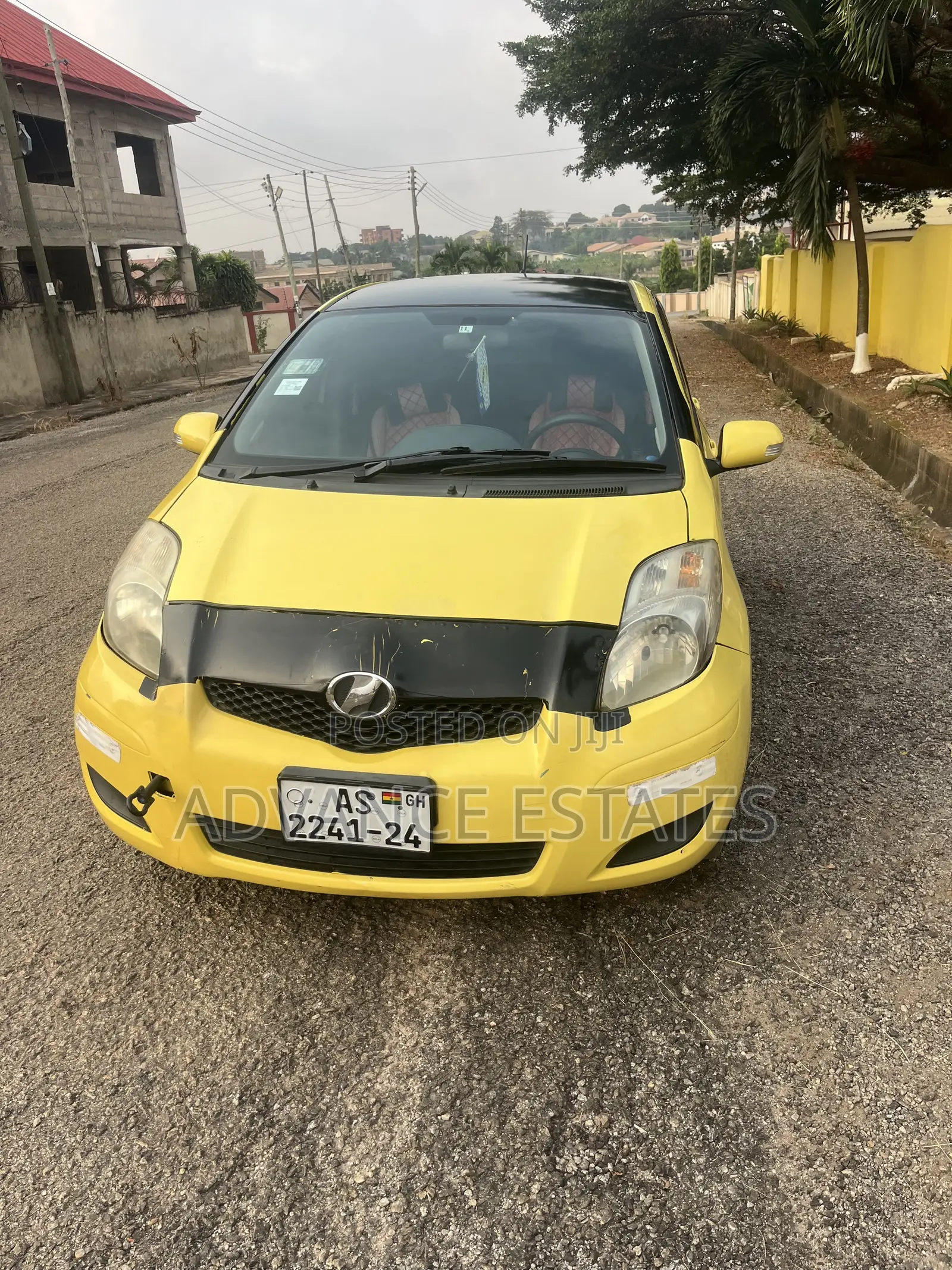 Toyota Vitz 1.3 FWD 5dr 2010 Yellow