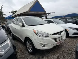 Hyundai Tucson 2011 White