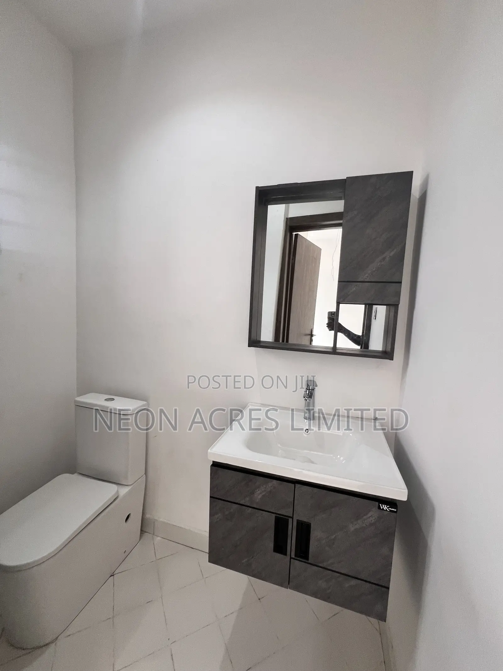 2bdrm House in Neon Boulevard, Nmai-Dzorn for sale