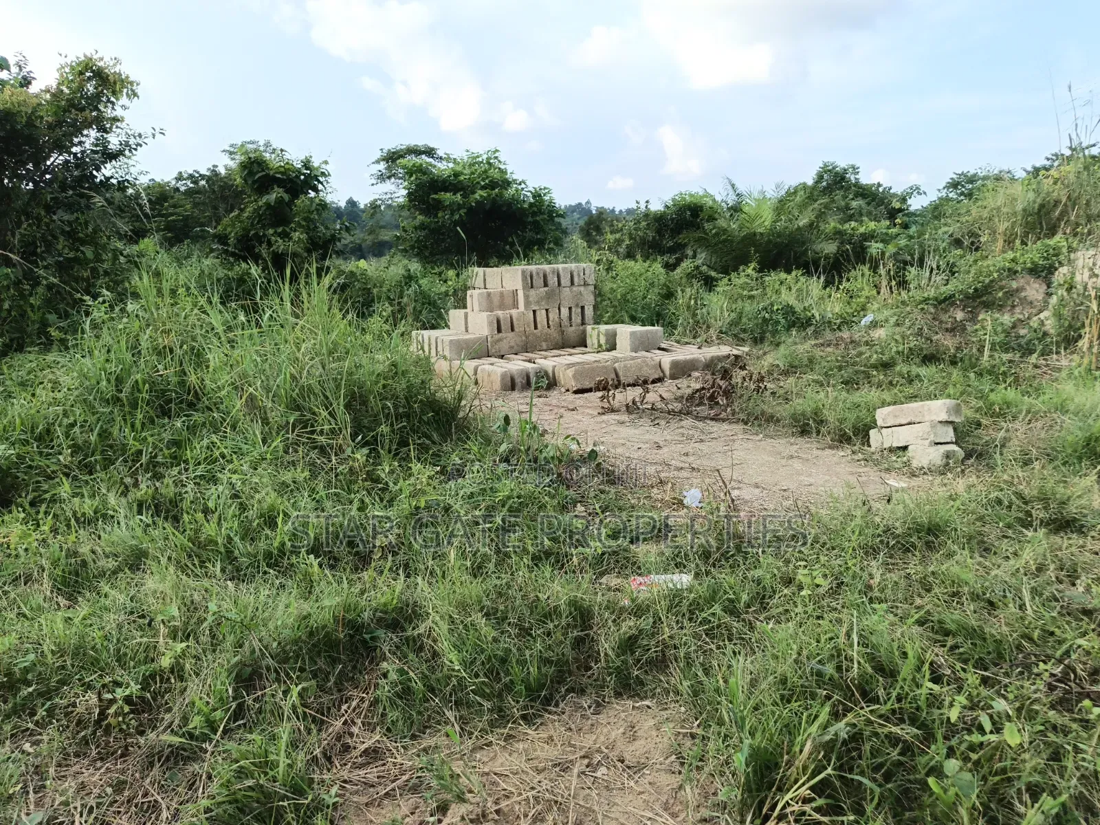 10 Plots for Sale at Barekese ( Near Agenda 111 Hospital)