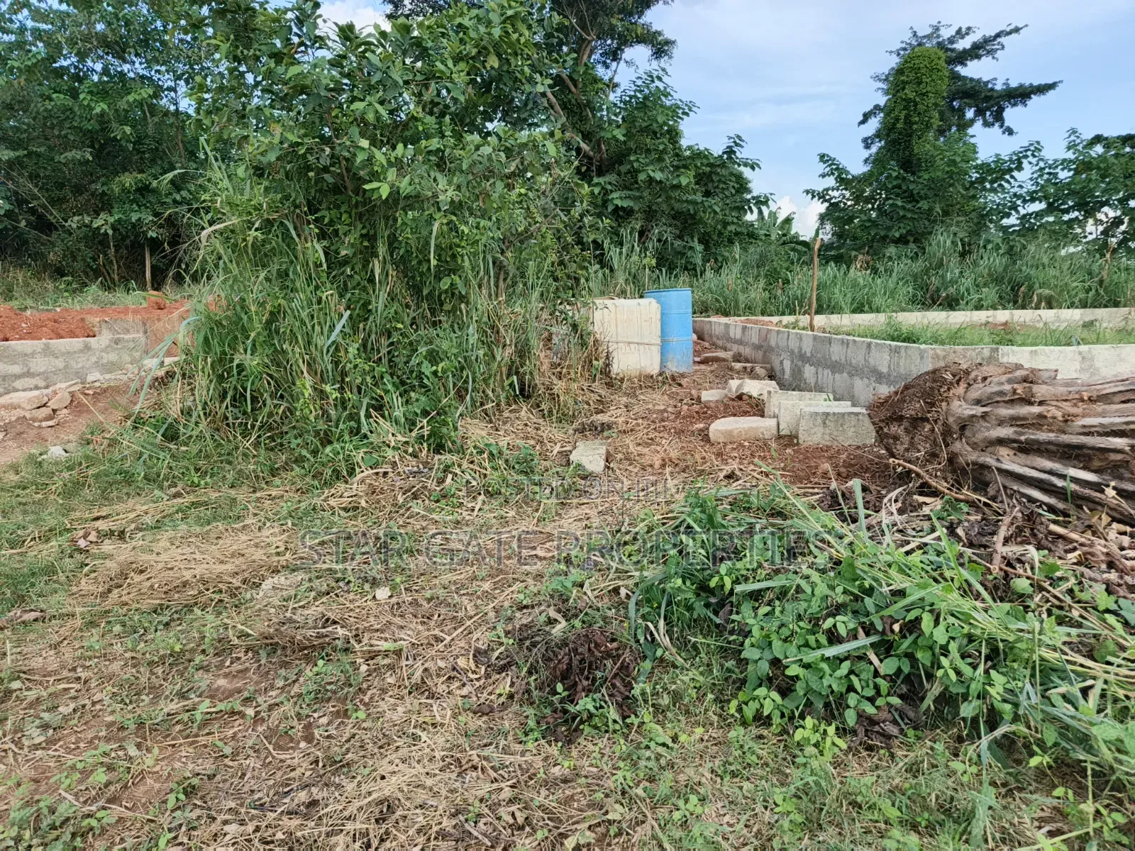 10 Plots for Sale at Barekese ( Near Agenda 111 Hospital)