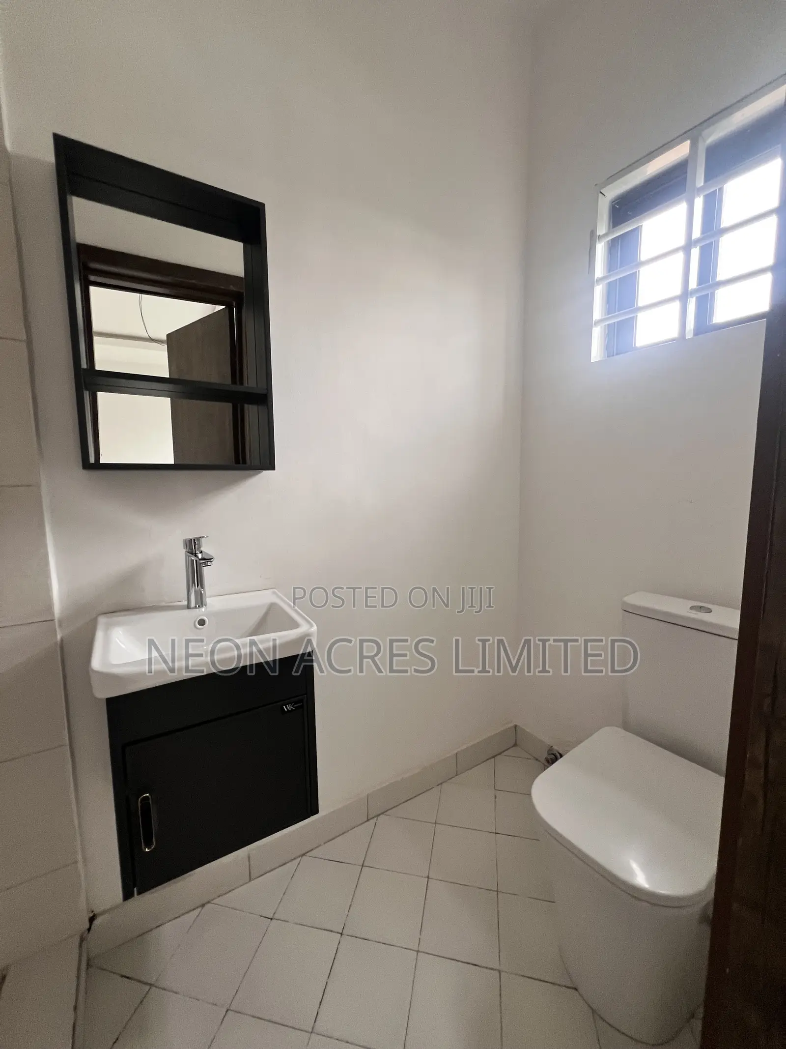 2bdrm House in Neon Boulevard, Nmai-Dzorn for sale