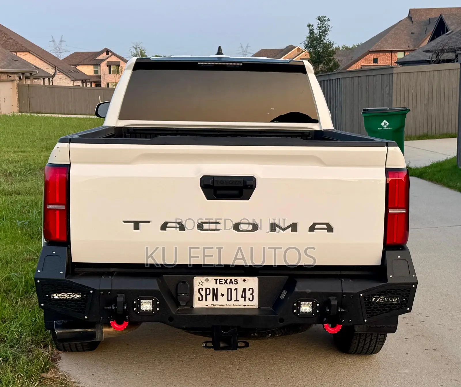 Toyota Tacoma SR5 Double Cab 6.1 ft. SB 2025 White