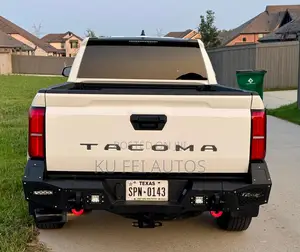 Toyota Tacoma SR5 Double Cab 6.1 ft. SB 2025 White