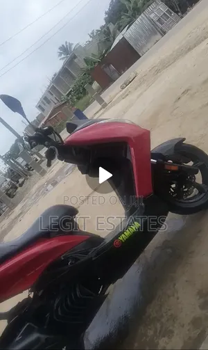 Yamaha 2019 Red
