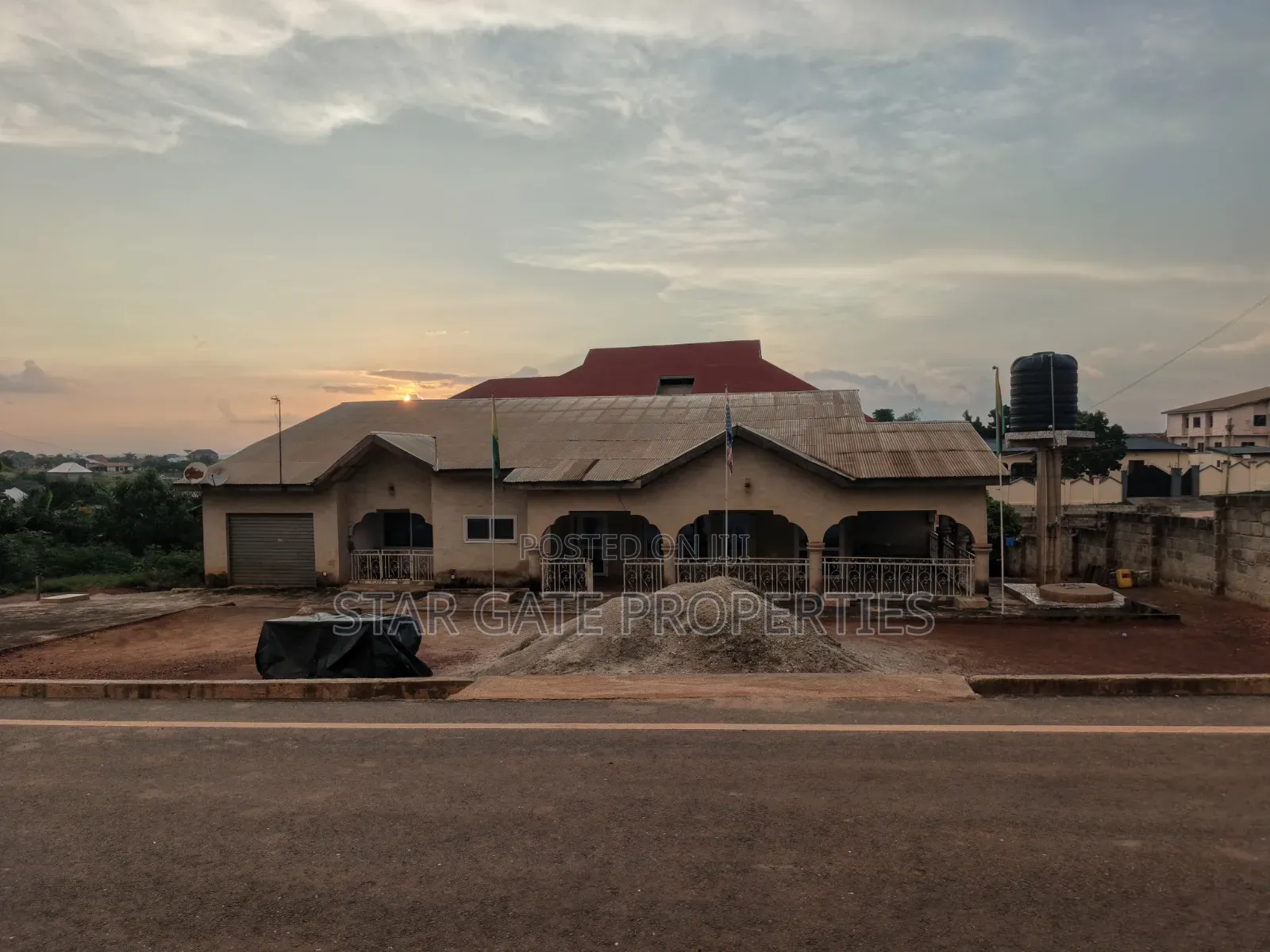 8bdrm House in Asuofia Kokoben., Kumasi Metropolitan for sale