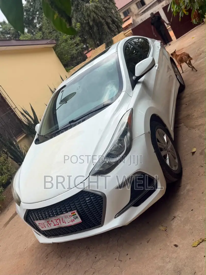 Hyundai Elantra SE 4dr Sedan (1.8L 4cyl 6A) 2014 White