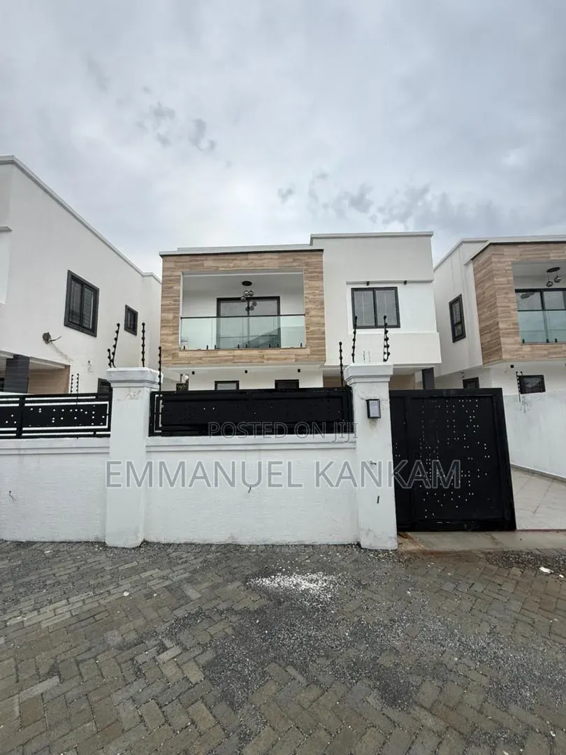 4bdrm House in Baatsona Total for sale