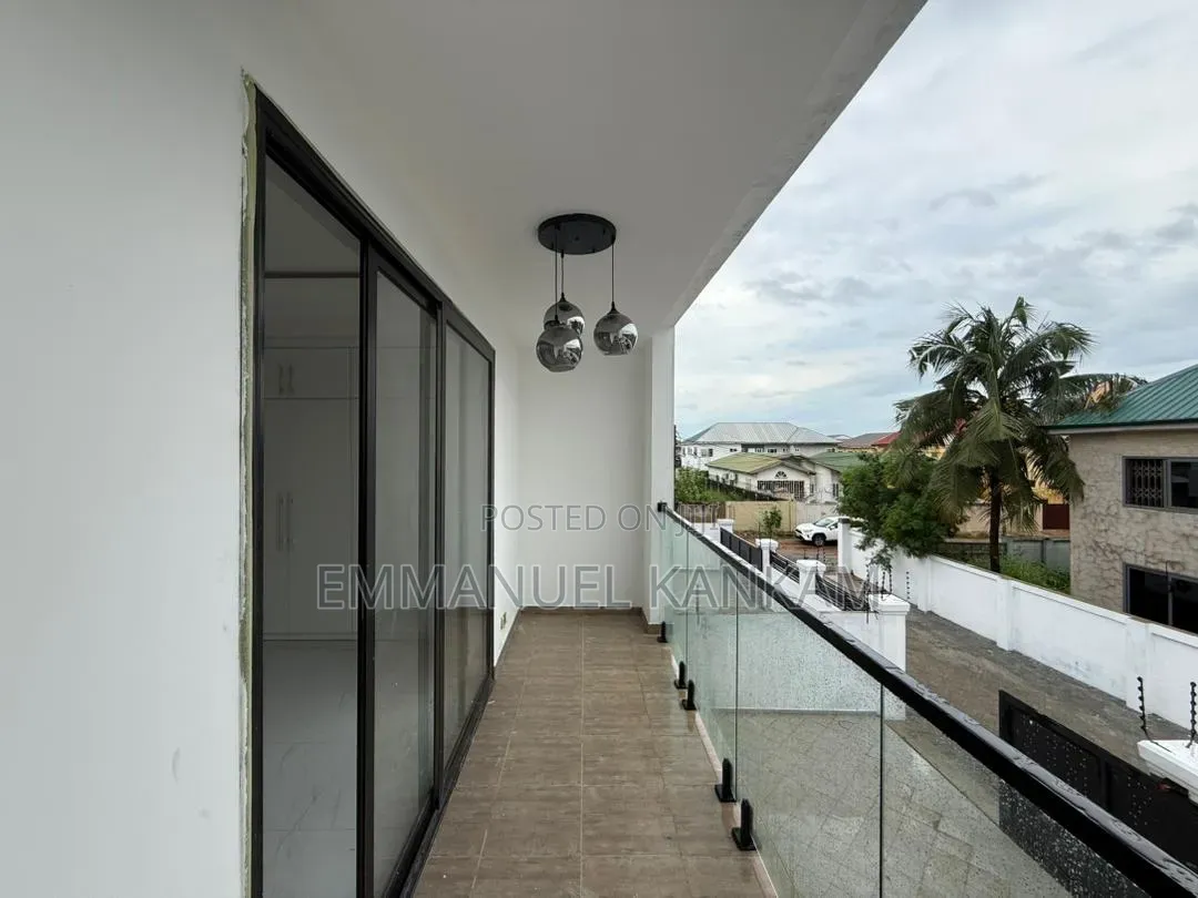 4bdrm House in Baatsona Total for sale