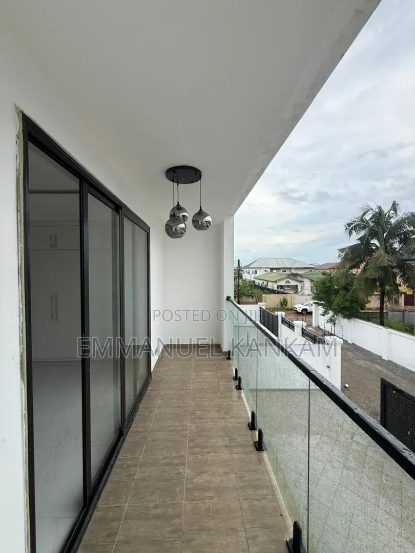4bdrm House in Baatsona Total for sale