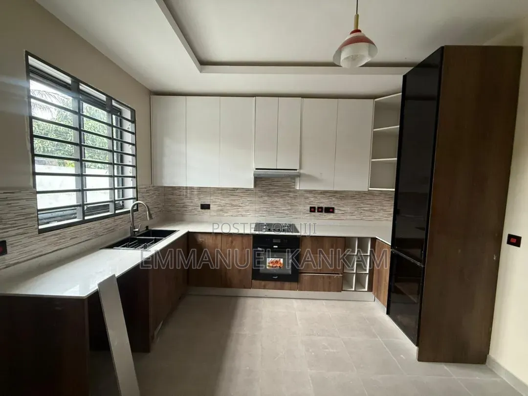 4bdrm House in Baatsona Total for sale