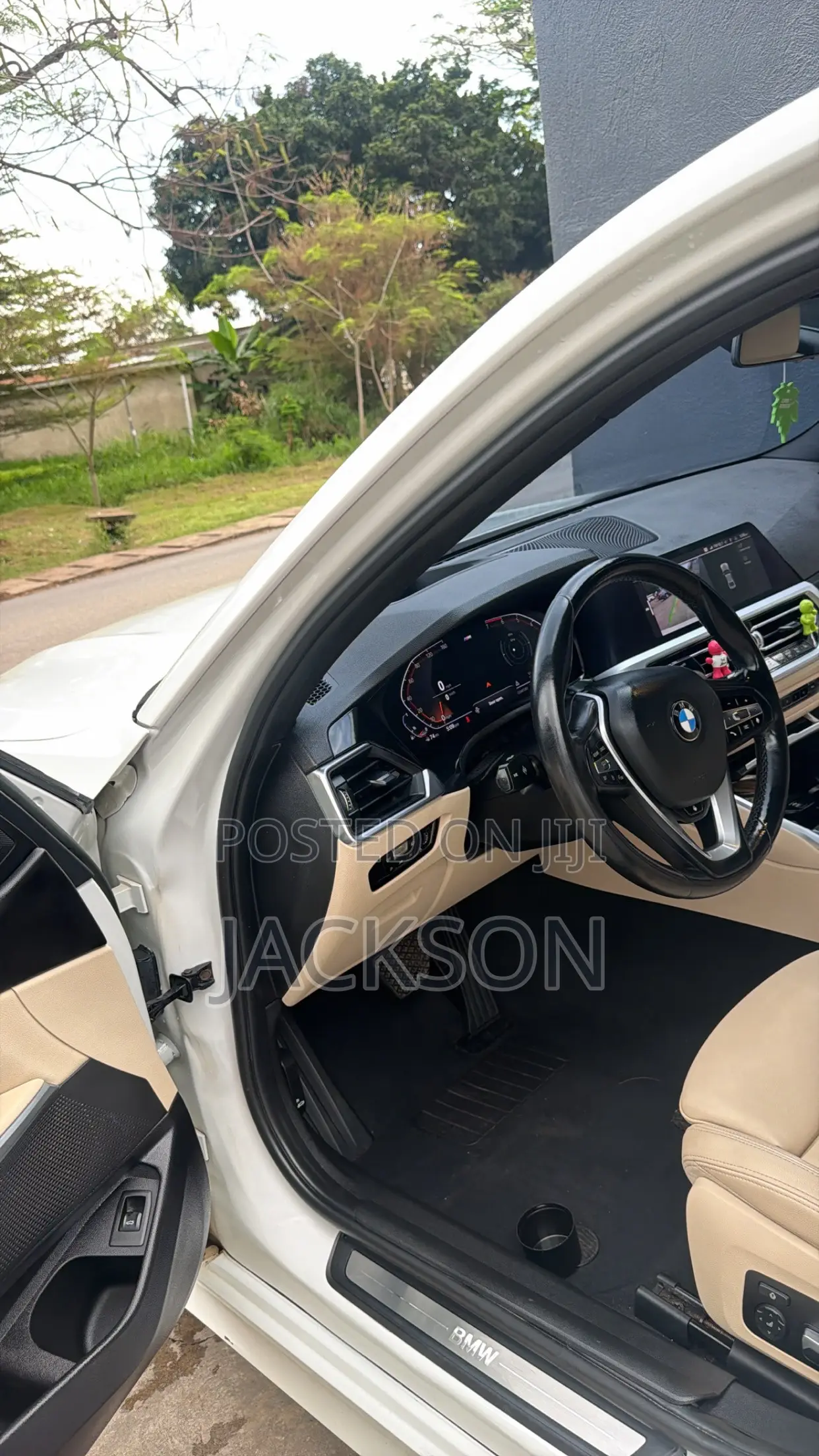 BMW 330i 2019 White