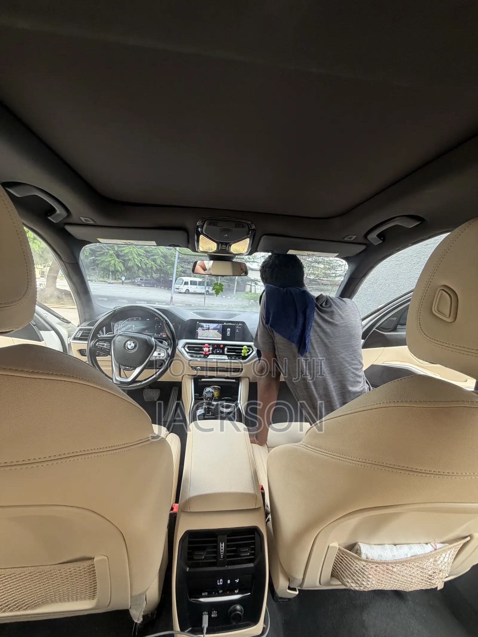 BMW 330i 2019 White