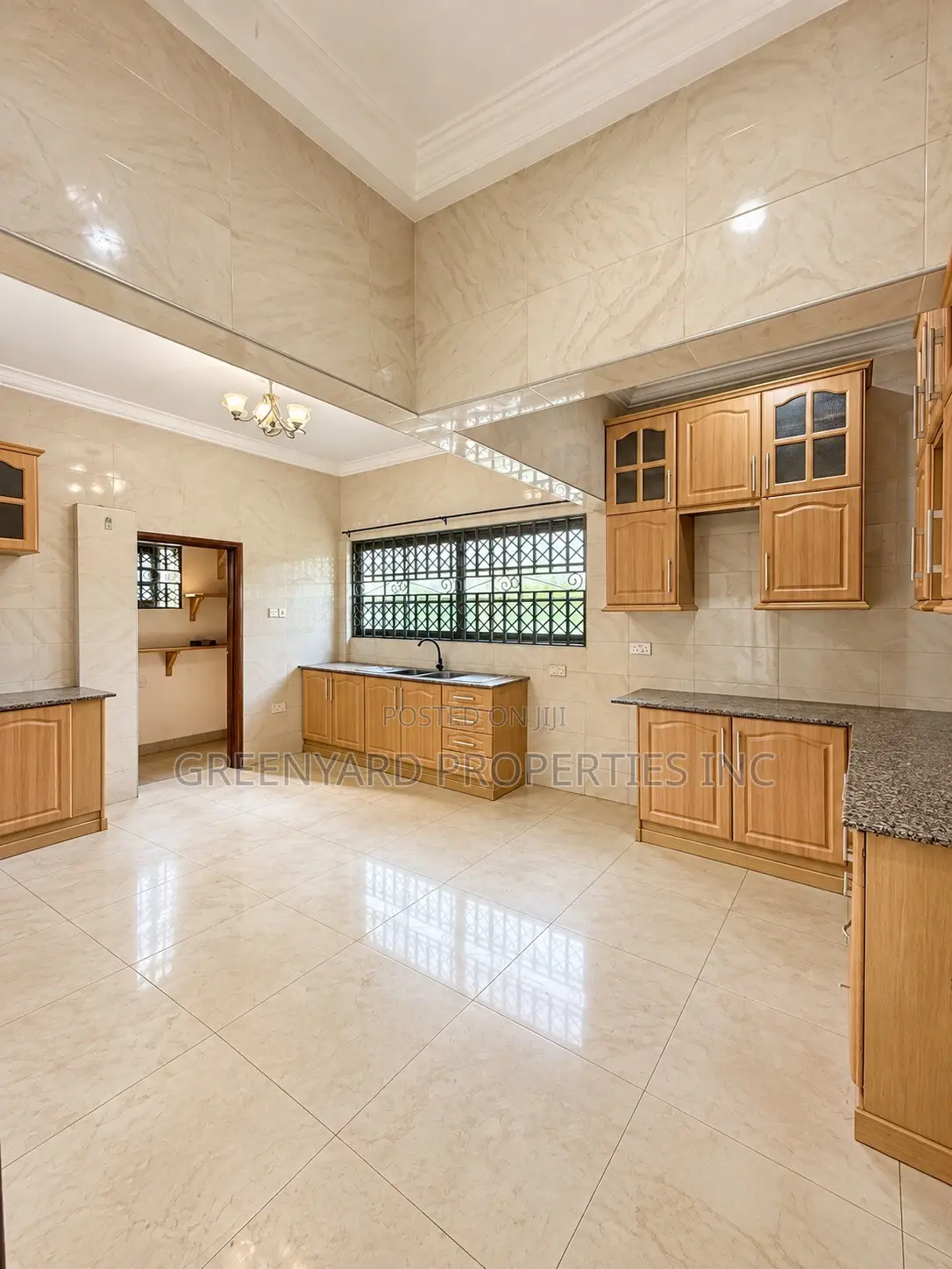 5bdrm House in American House, East Legon for rent