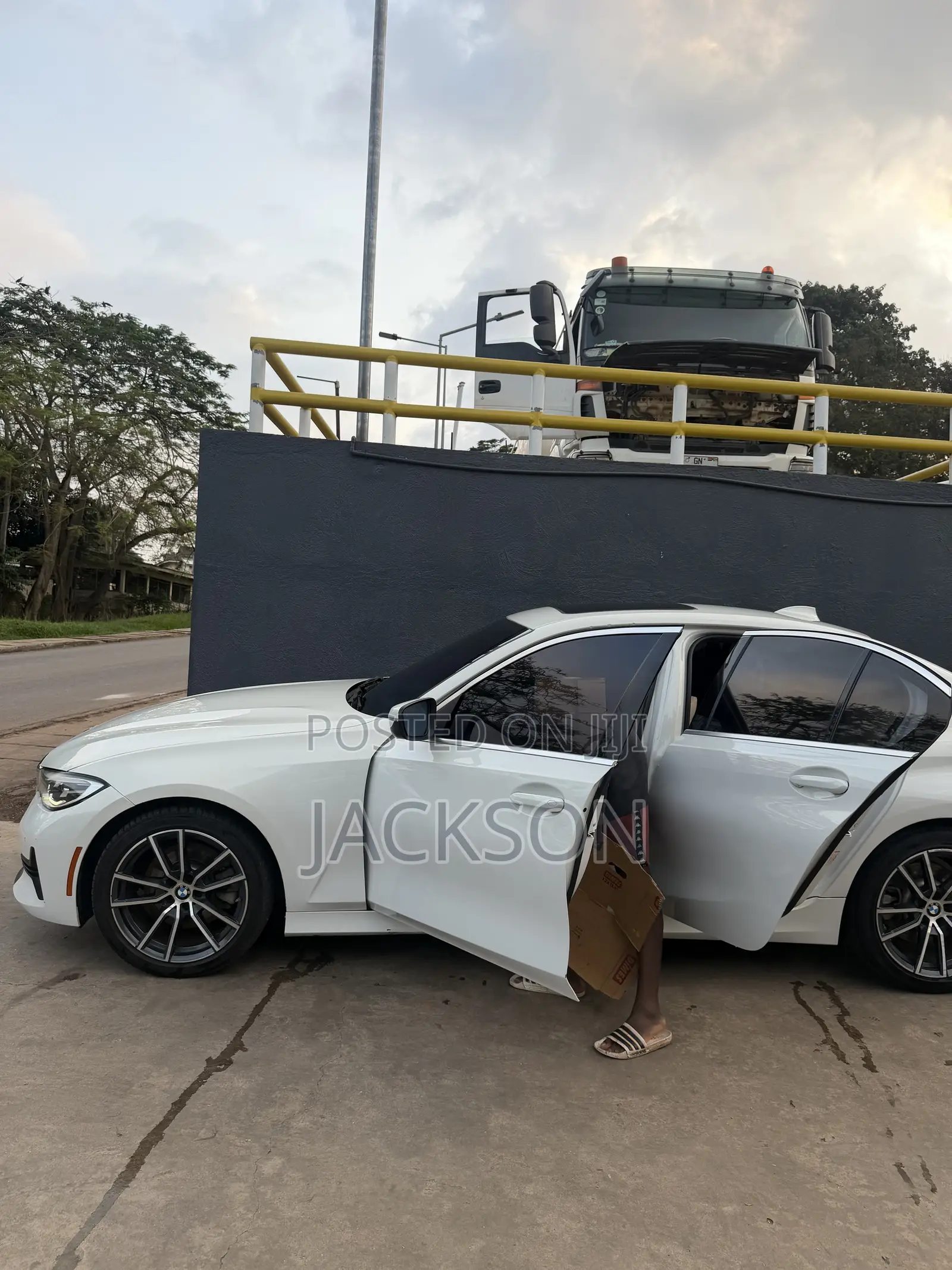 BMW 330i 2019 White