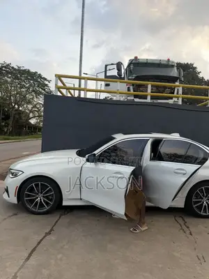 BMW 330i 2019 White