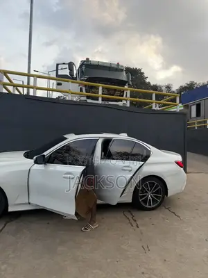 BMW 330i 2019 White