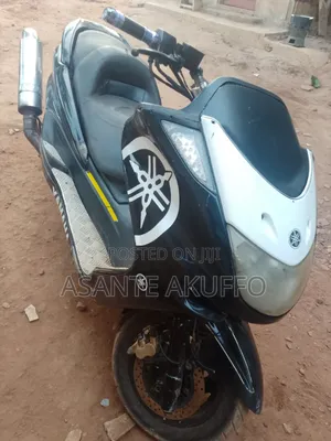 Yamaha Majesty 2022 Black