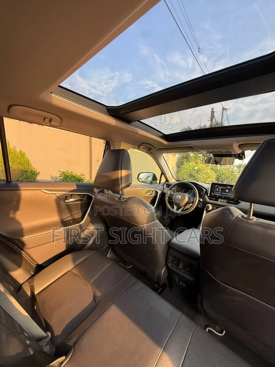 Toyota RAV4 XLE Premium AWD 2024 Gray