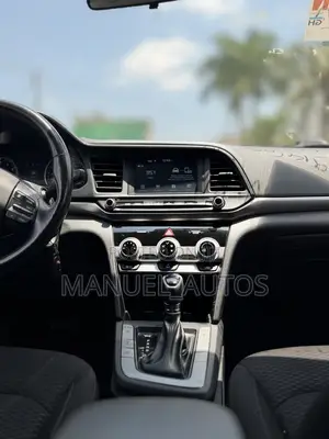 Hyundai Elantra SEL 2019 White