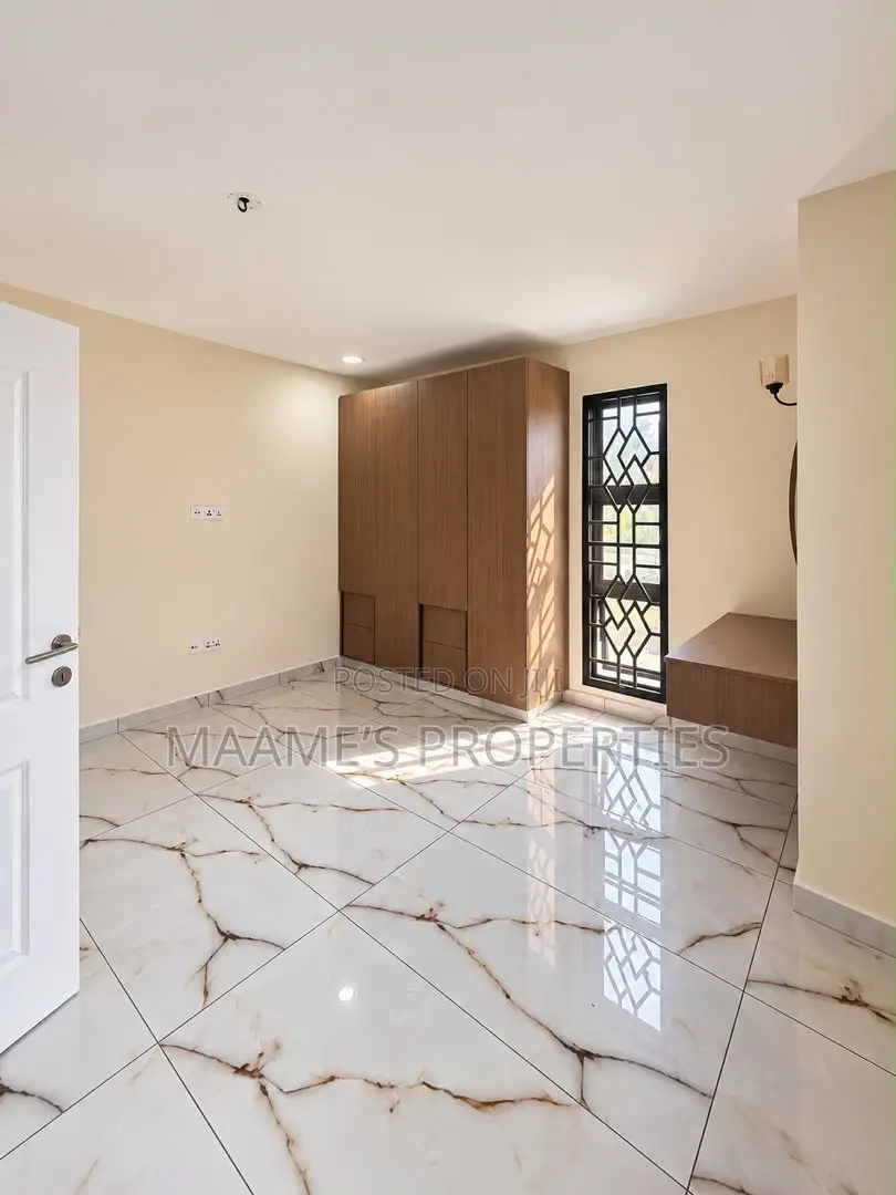 3bdrm Duplex in Oyarifa Mall Area for rent