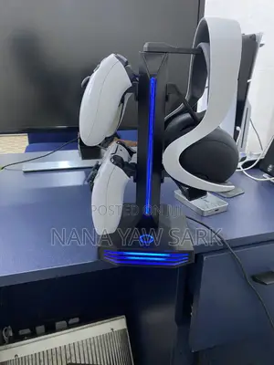 Controller and Headset Stand RGB