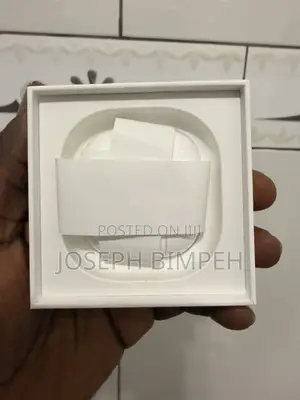 Apple AirPods 4 With Noise Cancellation