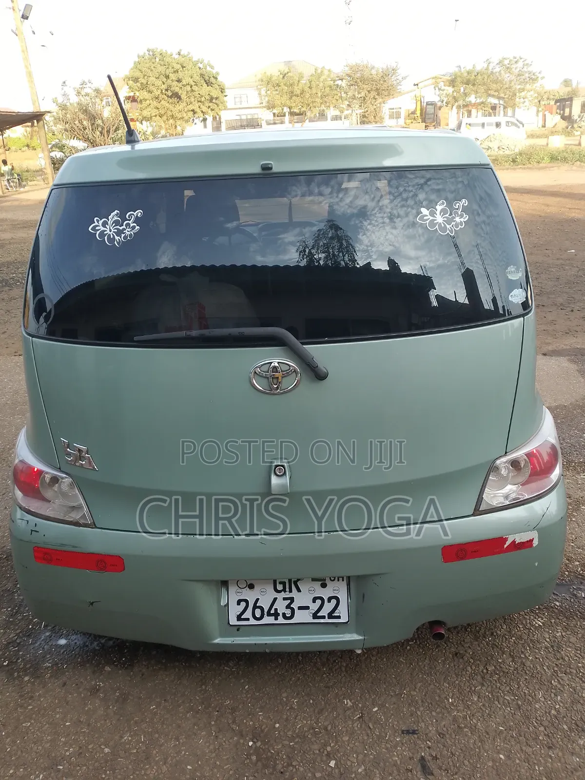 Toyota bB 2011 Green