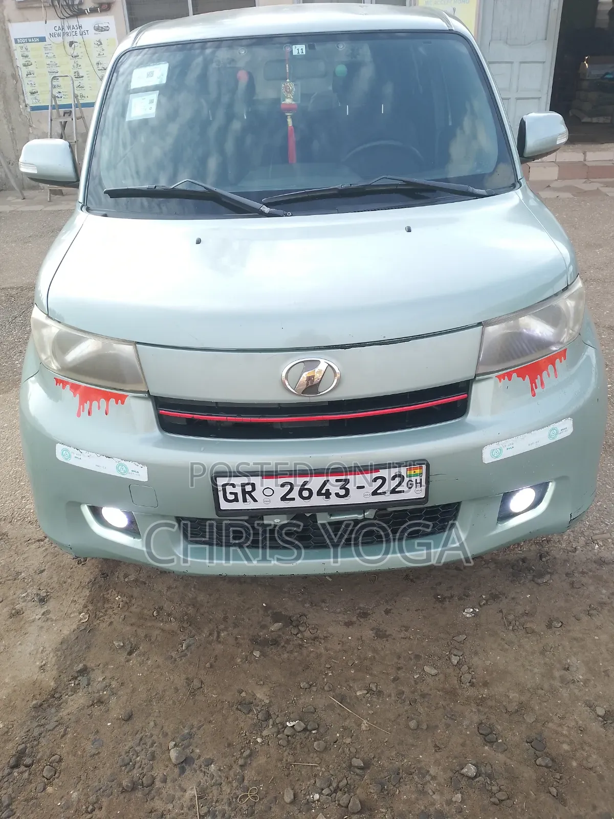 Toyota bB 2011 Green