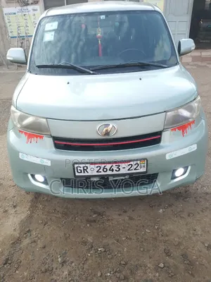 Toyota bB 2011 Green