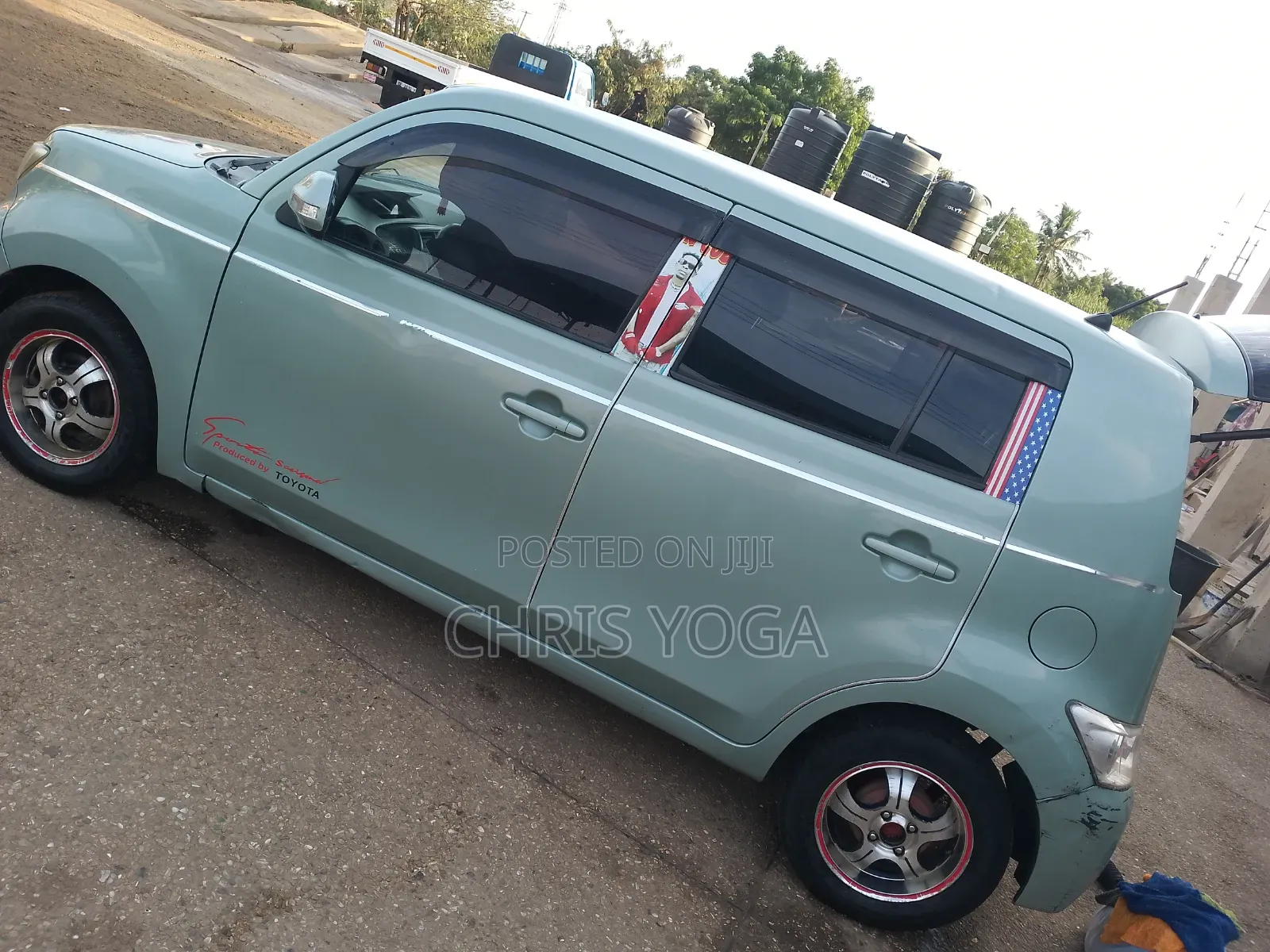 Toyota bB 2011 Green