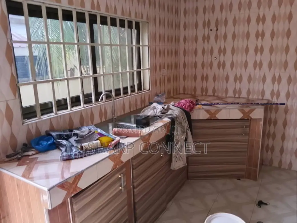 3bdrm House in Sharp-Connect., Adade for rent