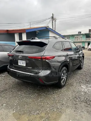 Toyota Highlander 2024 Gray