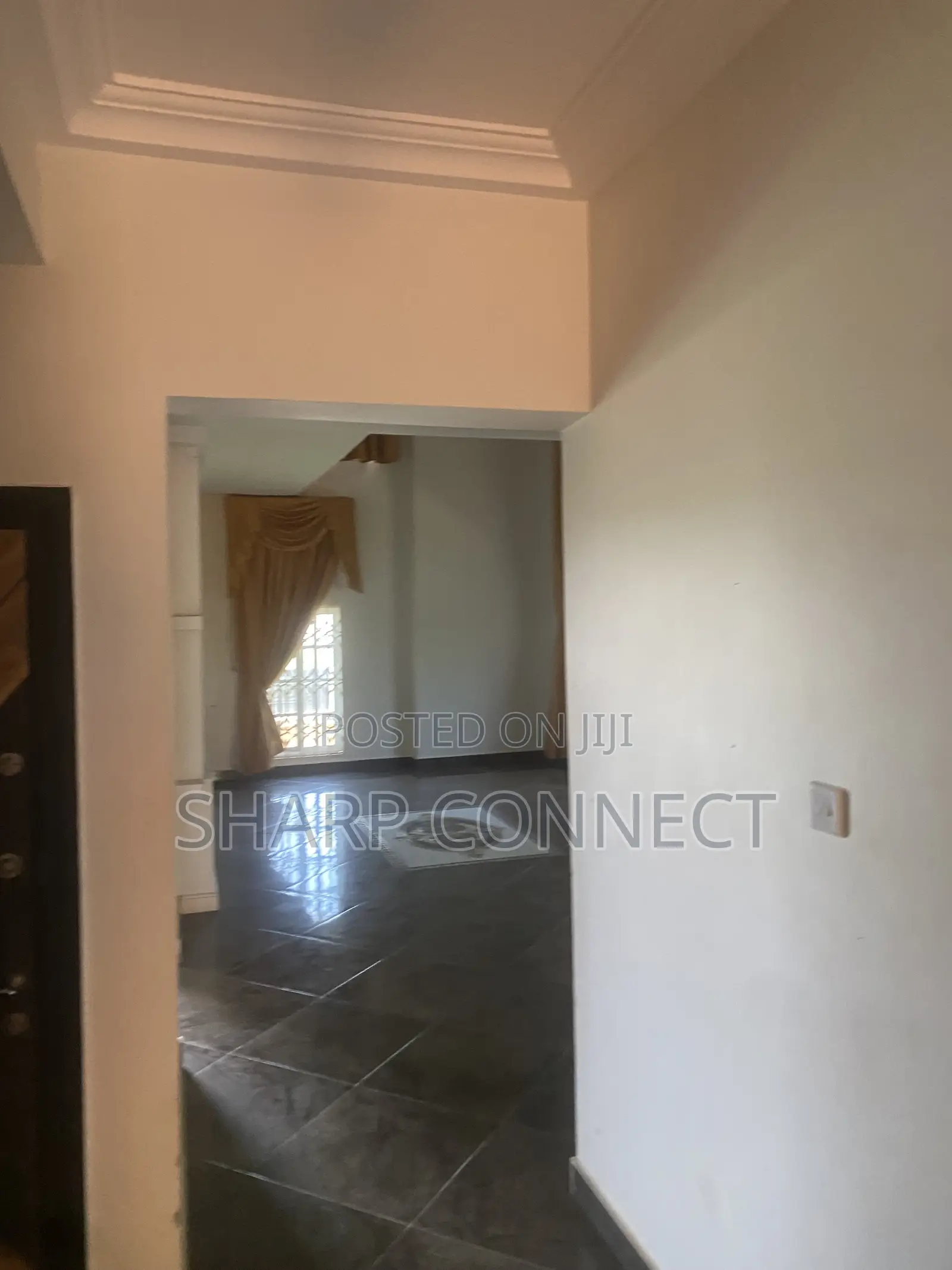 4bdrm Duplex in Sharp-Connect., West Hills Mall Area for rent