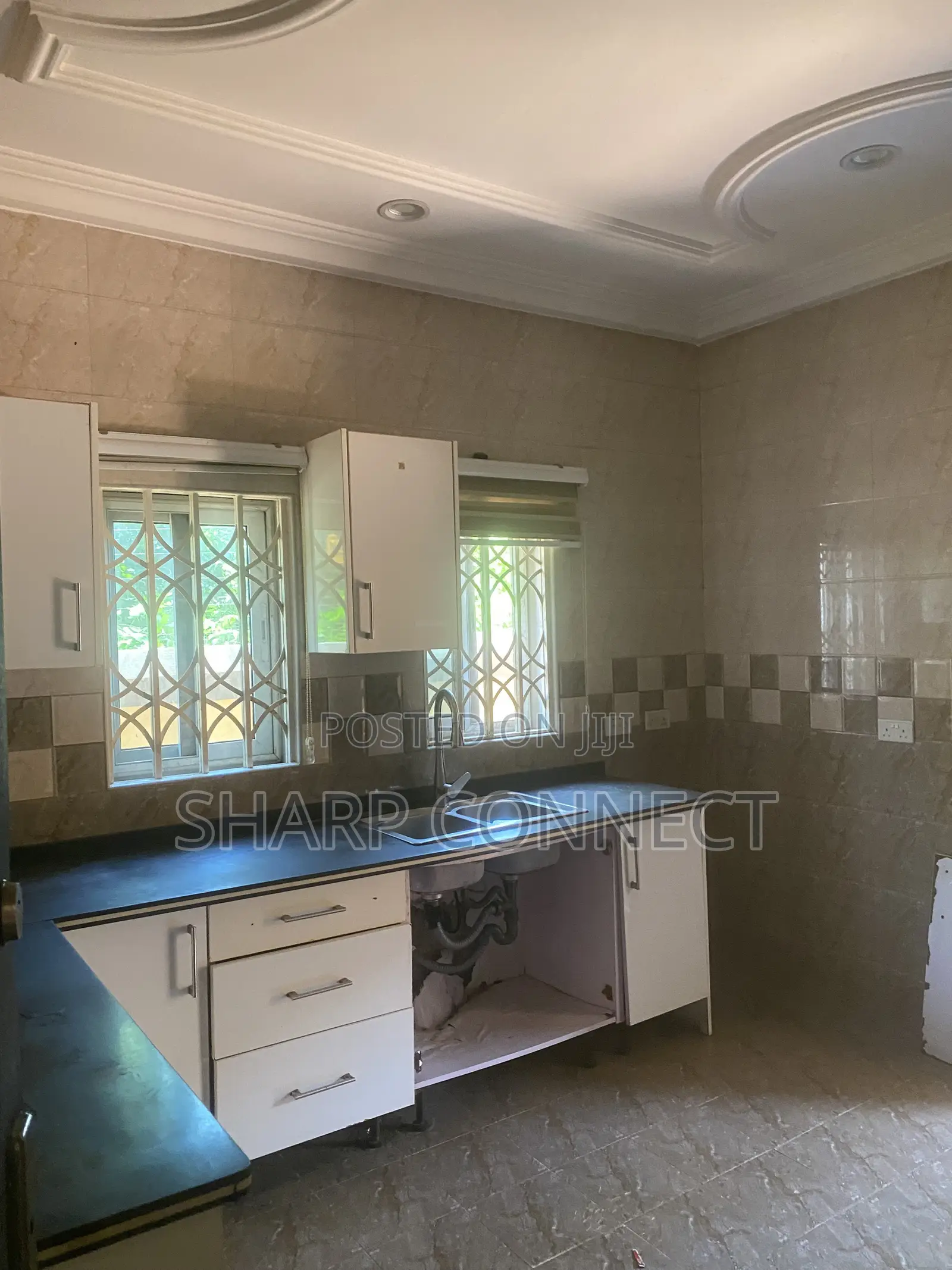 4bdrm Duplex in Sharp-Connect., West Hills Mall Area for rent