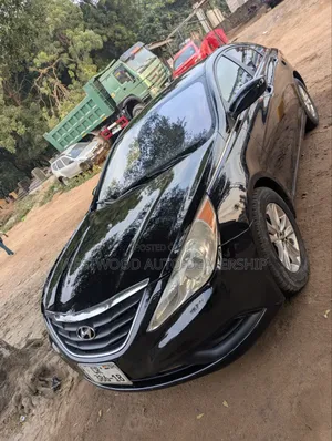 Hyundai Sonata GLS Sedan FWD (2.4L 4cyl 6A) 2012 Black