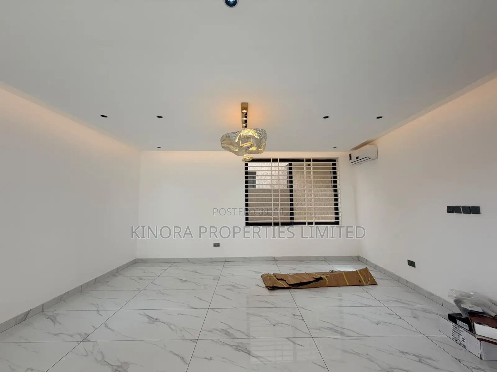 5bdrm Duplex in East Legon Ogbojo, Greater Accra for sale