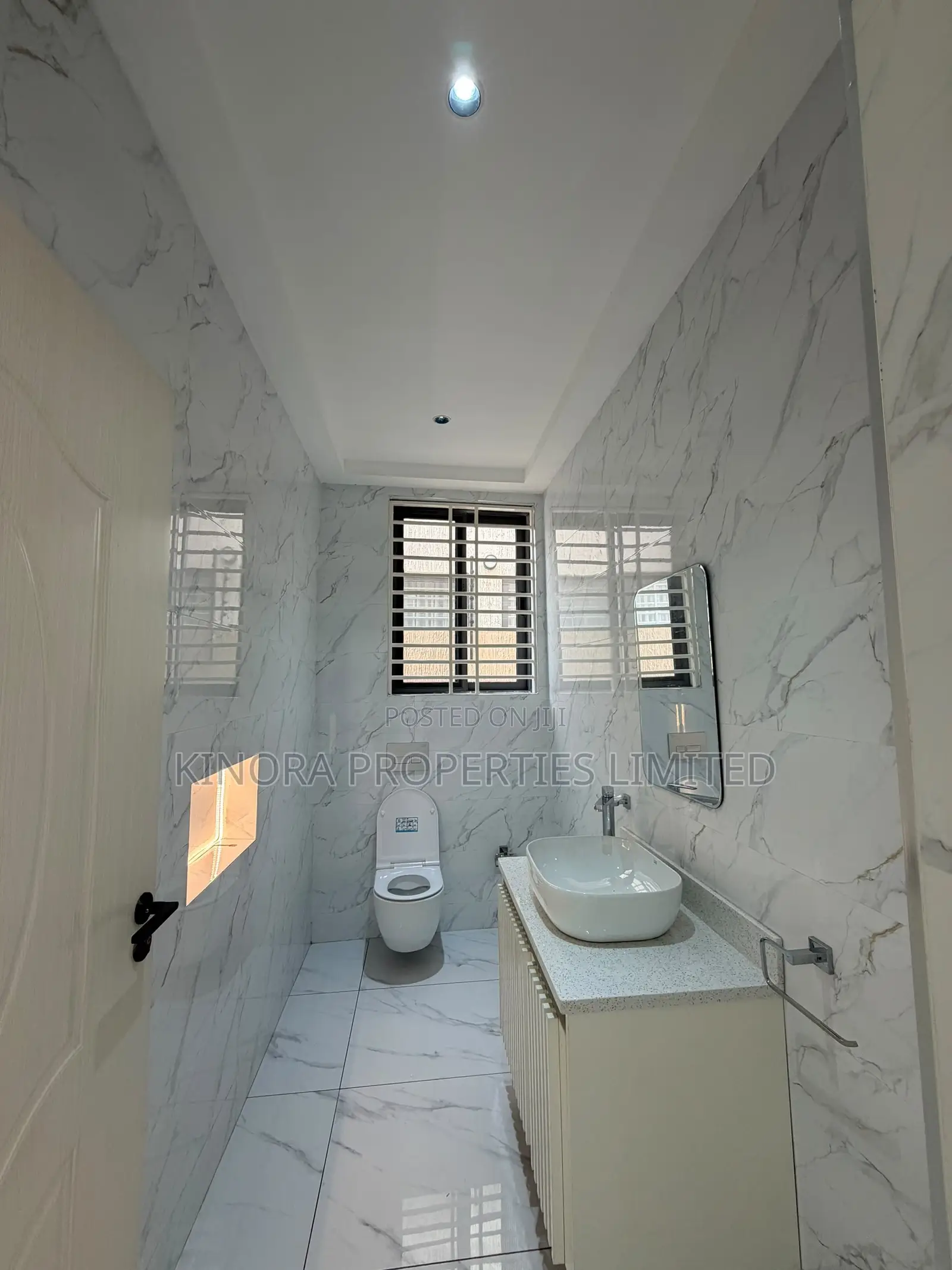 5bdrm Duplex in East Legon Ogbojo, Greater Accra for sale