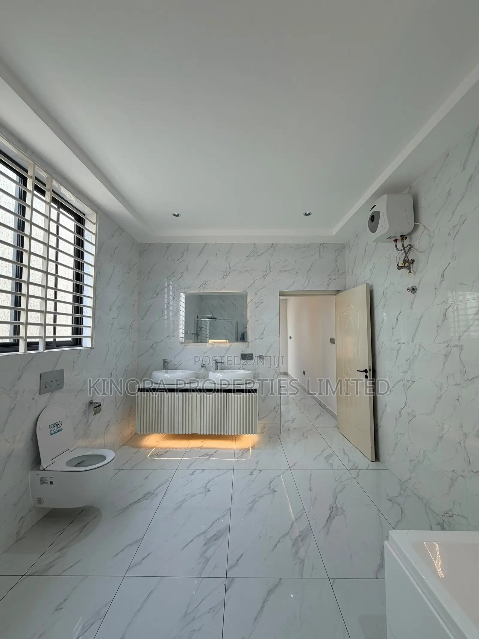 5bdrm Duplex in East Legon Ogbojo, Greater Accra for sale
