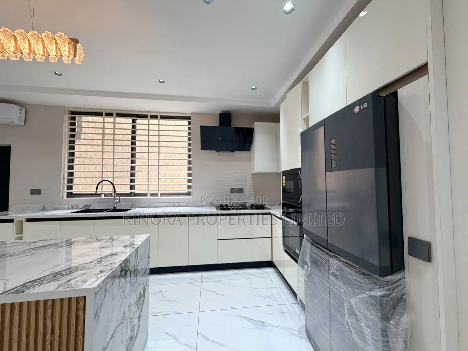 5bdrm Duplex in East Legon Ogbojo, Greater Accra for sale