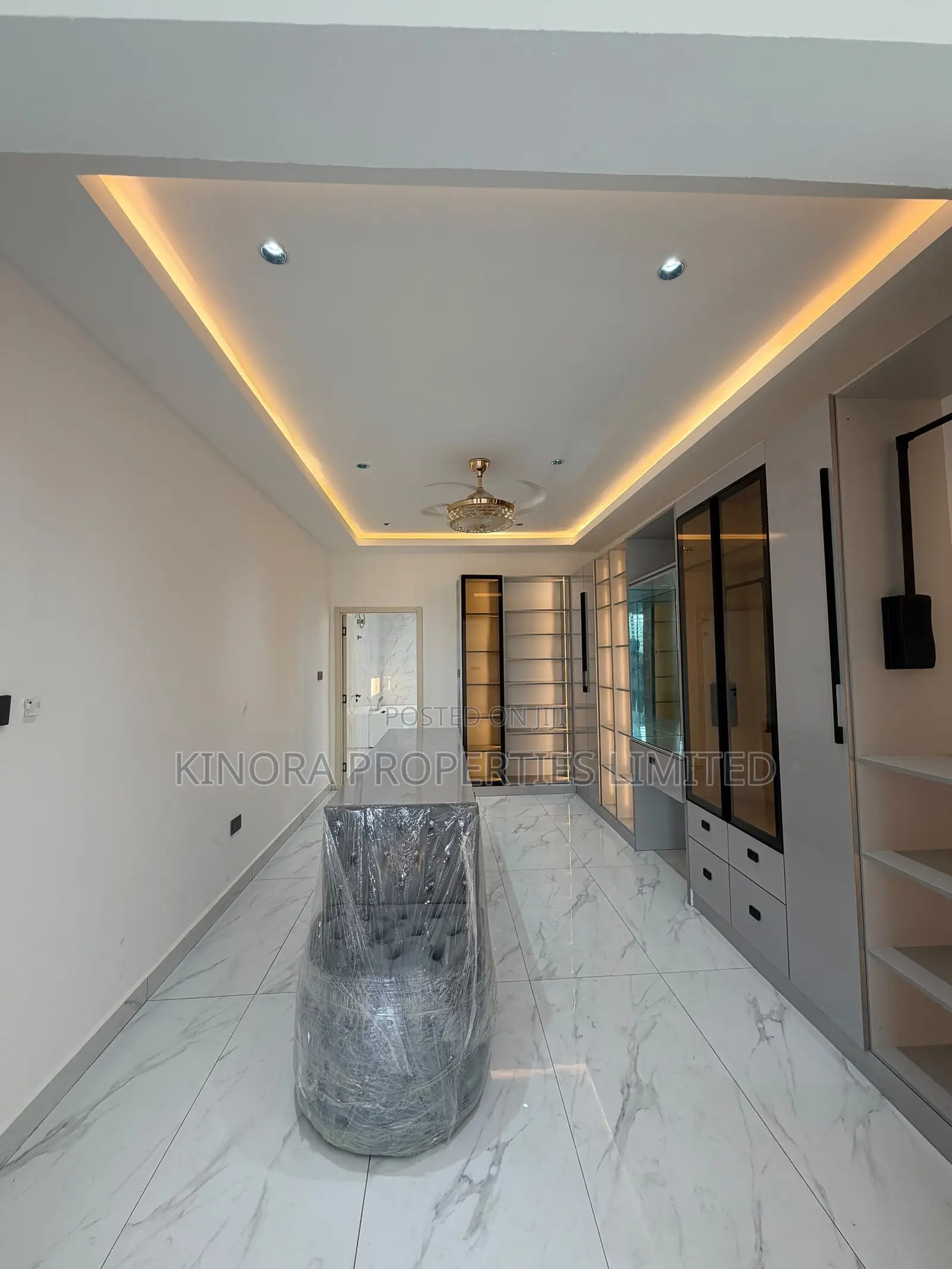 5bdrm Duplex in East Legon Ogbojo, Greater Accra for sale