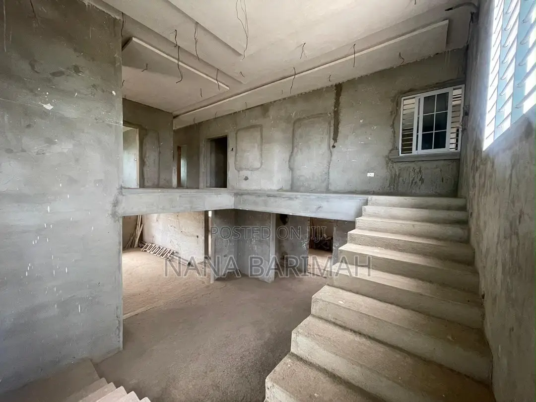 4bdrm Mansion in Boi for sale