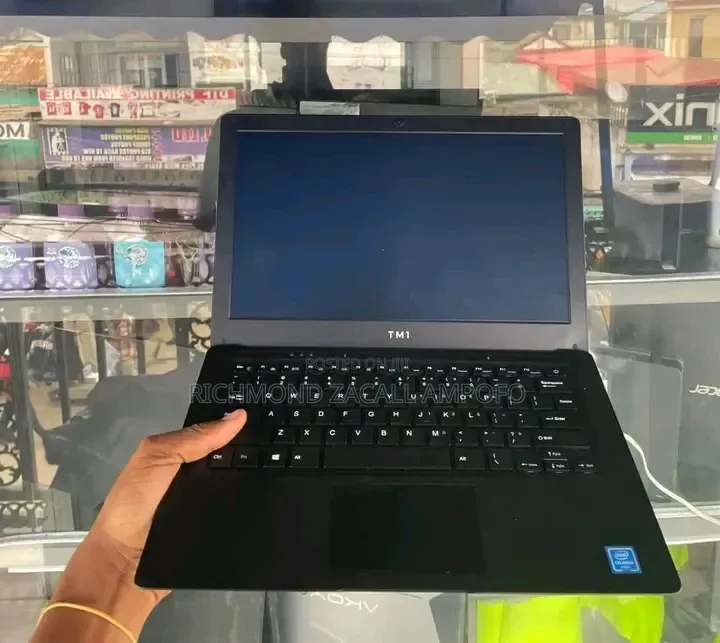 New Laptop 4GB Intel SSD 256GB