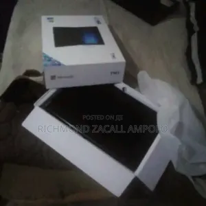 New Laptop 4GB Intel SSD 256GB