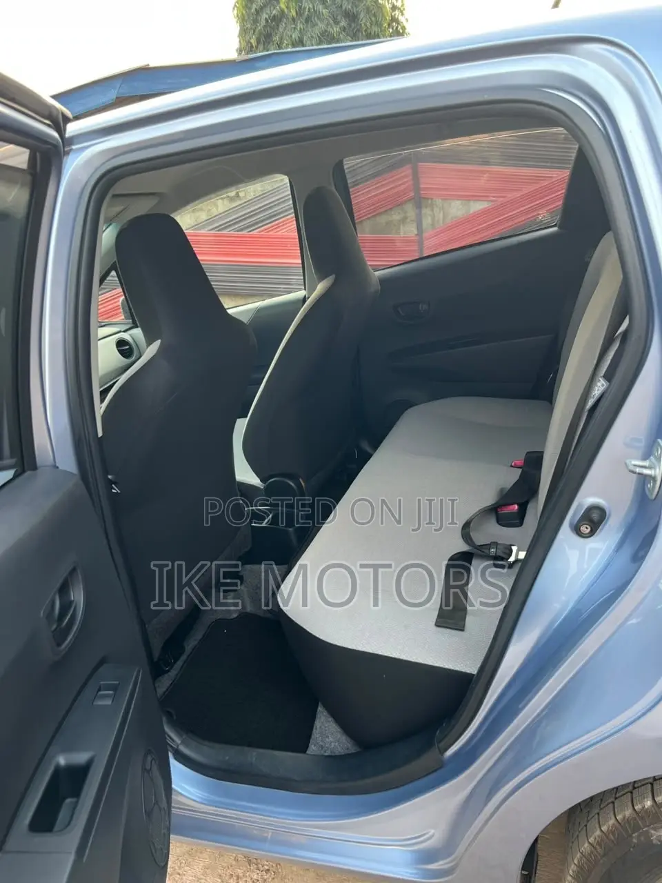 Toyota Vitz 1.3 AWD 3dr 2013 Blue