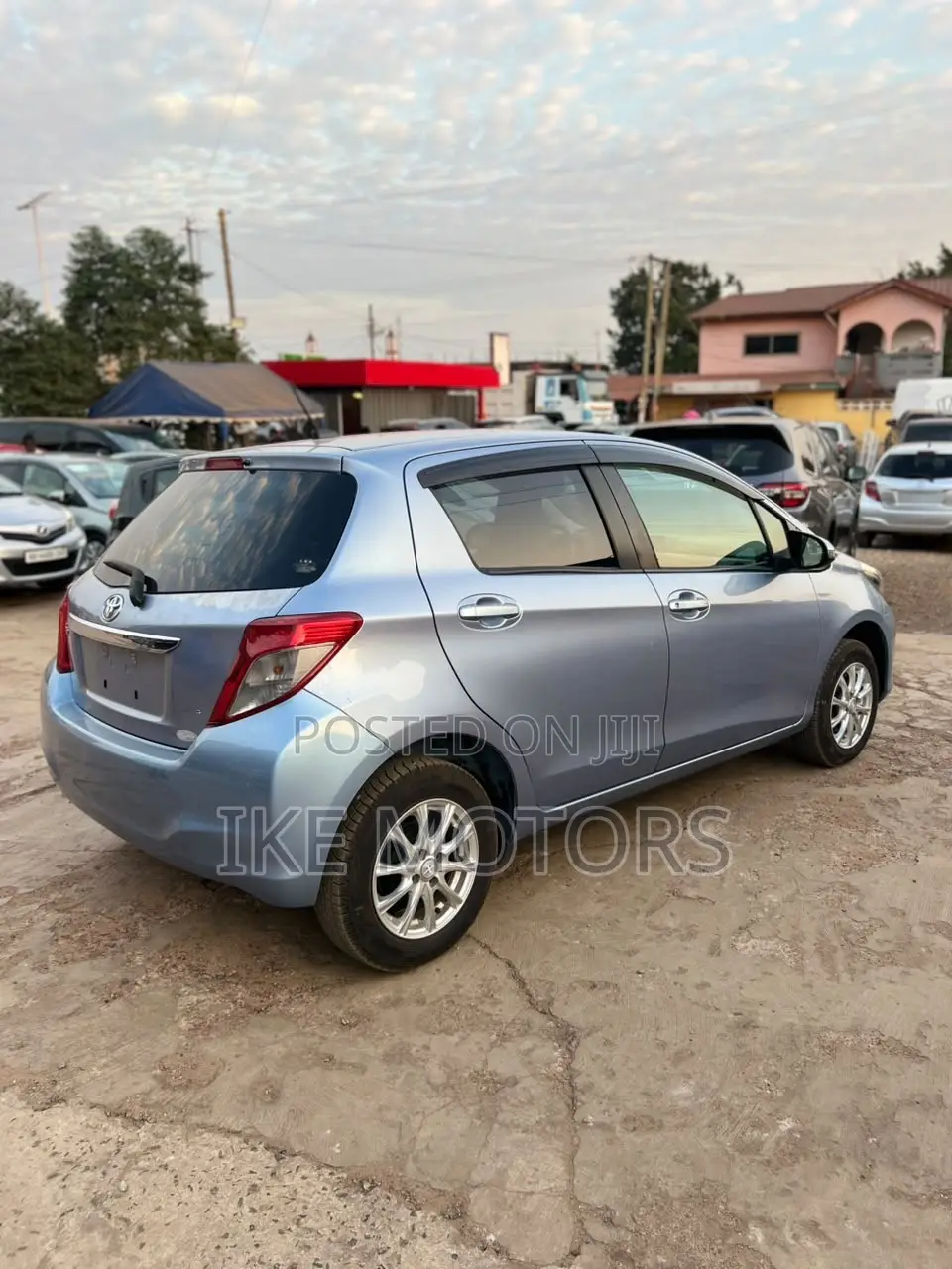 Toyota Vitz 1.3 AWD 3dr 2013 Blue
